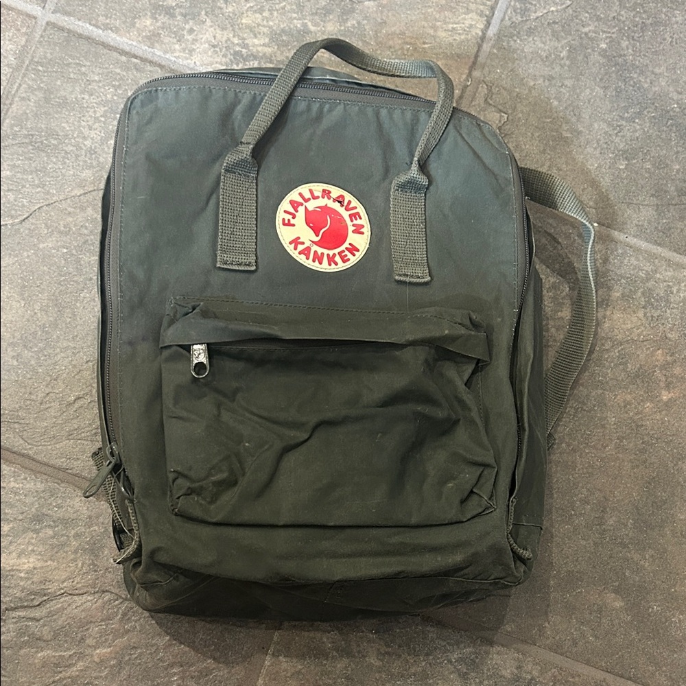 Kånken Fjallraven Graphite Backpack